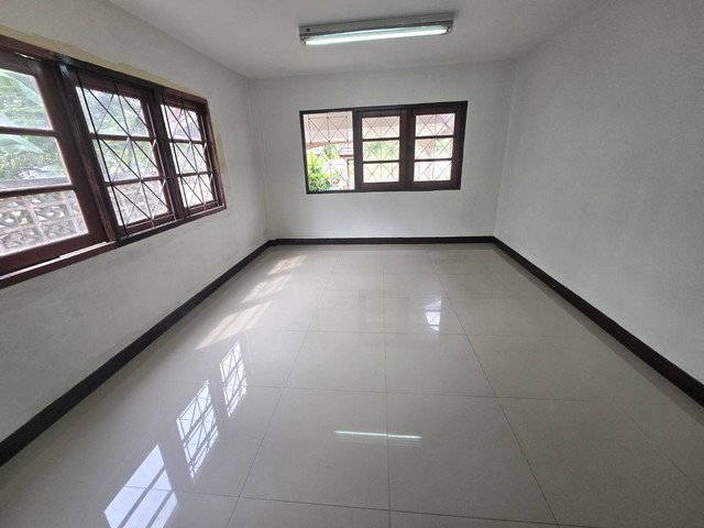 รูป ให้เช่า บ้านเดี่ยว 2 ชั้น 100 ตรว. 4 ห้องนอน ถนนรามอินทรา ใกล้แฟชั่นไอซ์แลนด์ - รูปที่ 7/8