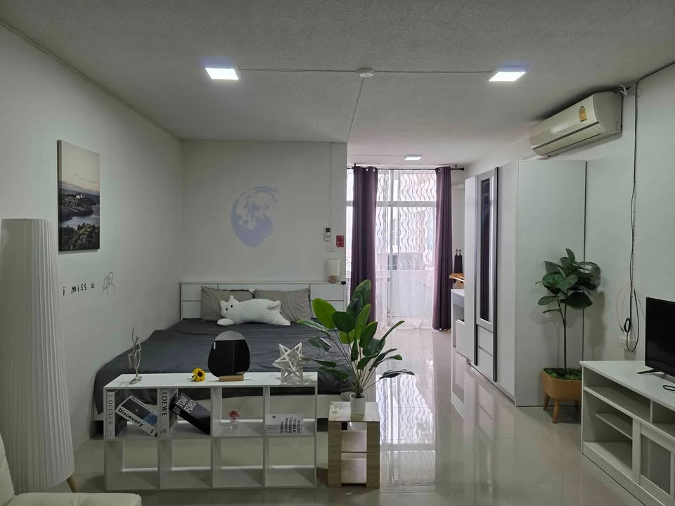 รูป ขายคอนโด SR Complex ทำเลใจกลางเมือง พื้นที่กว้าง 38 ตร.ม. วิวสวย ฟรีโอน! T.063-6649056 - รูปที่ 2/11