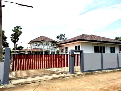 บ้านเดี่ยว สวนน้ำแสปลชฟัน พิษณุโลก : ขายบ้านเดี่ยว 2 หลังในรั้วเดียวกัน เฟอร์นิเจอร์ครบ พร้อมอยู่ อำเภอเมืองพิษณุโลก จังหวัดพิษณุโลก