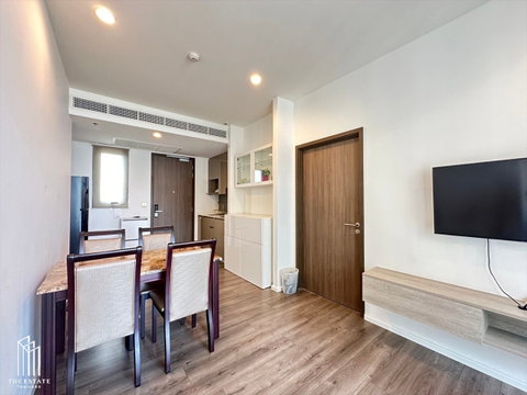 For Rent: Whizdom Essence, near BTS Punnawithi. Large unit, 45.44 sq.m. @ 28,000 Baht.