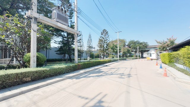 รูป บ้านหลังมุมแบบนี้... ในโครงการอินดี้ 4 เมกะบางนา มีเข้าตลาดไม่บ่อย! พร้อมเฟอร์นิเจอร์ หันหน้าทิศใต้ อยู่สบาย ซื้อแล้วเข้าอยู่ได้ทันที  - รูปที่ 8/27