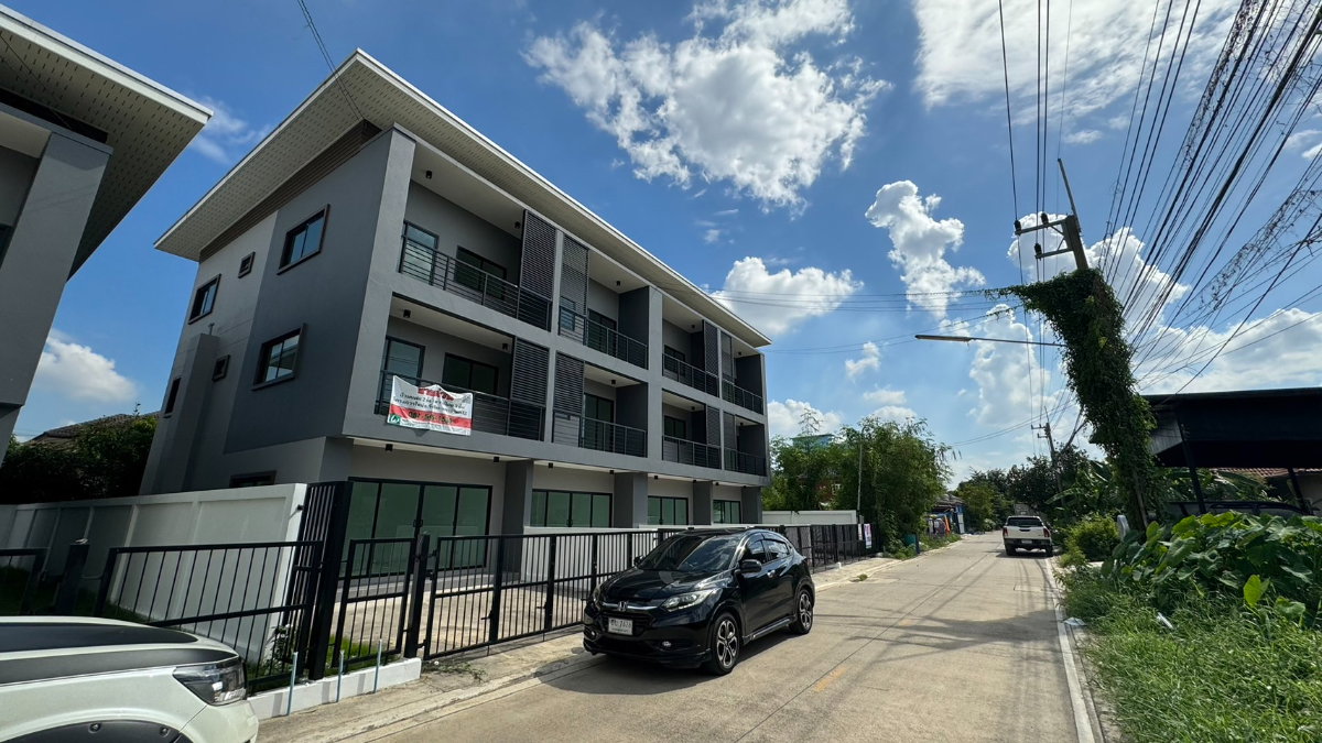 รูป บ้านสร้างเอง คุณภาพต่างจากบ้านโครงการทั่วไป! ทาวน์เฮาส์ 3 ชั้น และบ้านแฝด 2 ชั้น ทำเลรังสิต–นครนายก คลอง 2 เข้าอยู่ได้ทันที - รูปที่ 11/20