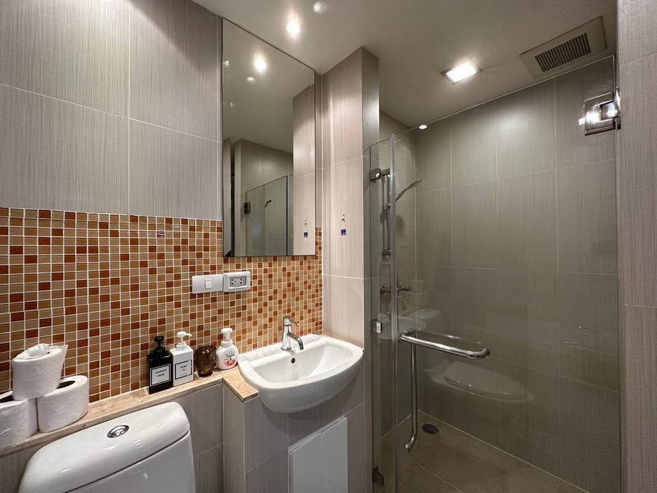 รูป 🔥 The Alcove 49 ห้องใหญ่ 48 ตร.ม. ใจกลางสุขุมวิท 49 เพียง 25,000 บาท/เดือน พร้อมเข้าอยู่! 🏙️🚆 - รูปที่ 12/12