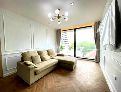 คอนโดให้เช่า : ว่างพร้อมอยู่! Noble Ambience Sarasin. 1นอน 50ตร.ม. Line id: @pfagent