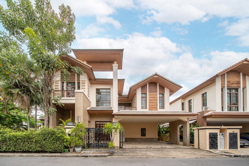 บ้านเดี่ยวให้เช่า : 🏡✨ ให้เช่าบ้านเดี่ยว Super Luxury ทำเล Prime – แสนสิริ สุขุมวิท 67  