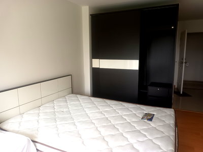 Condos for sale : Condo for sell Near BTS Onnnut 400 M.