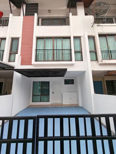 3-bed townhouse for sale, 179 sqm, 30.3 sq wah, The Private Sukhumvit - Bangchak
