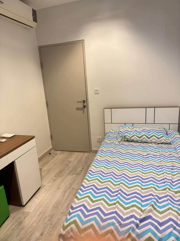 รูป Condo for RENT : Ideo Mobi Sathorn 𝐒𝐢𝐳𝐞 :  51 sqm.  𝐓𝐲𝐩𝐞 : 2 Bedroom /2 Bathroom  𝐅𝐥𝐨𝐨𝐫 : 11th  เครื่องใช้ไฟฟ้า เฟอร์นิเจอร์ครบ - รูปที่ 2/9