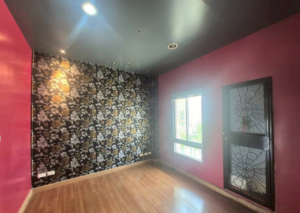 รูป ขายบ้านกลางเมือง เดอะรอยัล โมนาโค ซ.ศรีนครินทร์ 24 ใกล้แยกพัฒนาการ 3 ชั้นหลังมุม ทำเลดี - รูปที่ 10/19