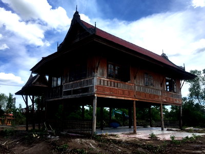Land for sale : Land with an Old Wooden House for Sale