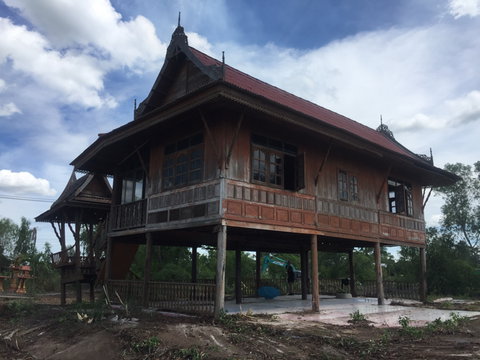 ขายที่ดิน 2.71ไร่ พร้อมบ้านไม้เก่า