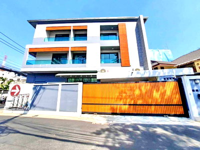 Home office for rent : HK0094, Home Office for rent 5 Br, Ratchada-Sutthisan.