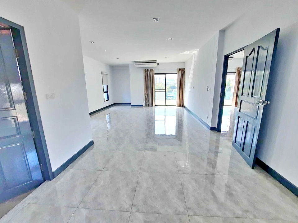 picture HK0094, Home Office for rent 5 Br, Ratchada-Sutthisan. - 3/20