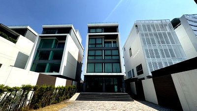 โฮมออฟฟิศ กรุงเทพมหานคร : โฮมออฟฟิศระดับ Luxury ทำเลหลัง Central EastVille มีลิฟท์ส่วนตัว จอดรถ 10 คัน ครบทั้งทำงานและอยู่อาศัยในหลังเดียว!