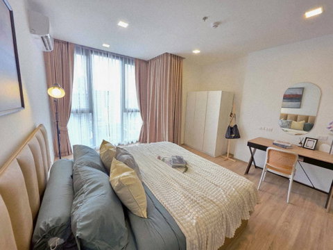 For rent at XT Phayathai / Line ID : @bestprice (with @ too)