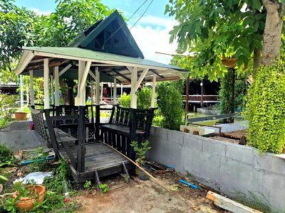 Houses for rent Samut Sakhon Industrial Estate : For rent, it's a one-story house. Baan Nai Suan (Bang Pla Resort), Bang Pla Subdistrict, Bang Len District, Nakhon Pathom Province
