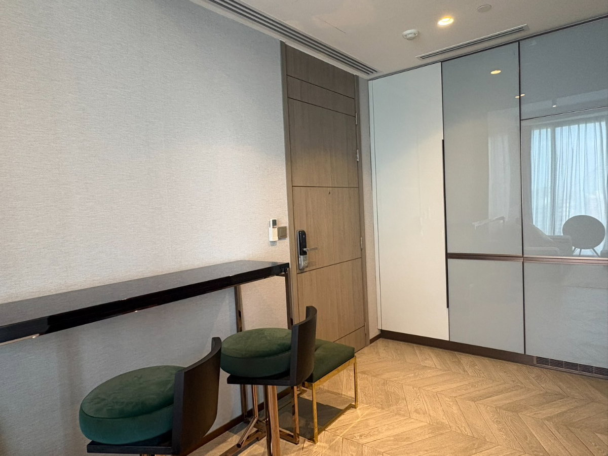 รูป Pet Friendly  ชั้น 25  ห้องมุม  !! ให้เช่าคอนโดหรู ดิ เอสเทลล์ พร้อมพงษ์ โครงการระดับไฮเอนด์จาก Raimon Land 55.63 ตร.ม. | #TPI-3242  - รูปที่ 5/17