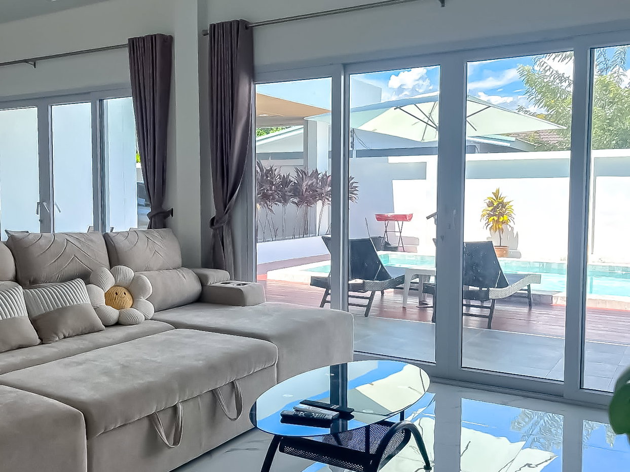 รูป Luxury Pool Villa for Sale Thung Klom Tan Man East Pattaya 4Bed - รูปที่ 1/7