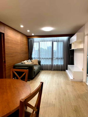Condos for rent : Condo for RENT : One Sukhumvit 52  𝐒𝐢𝐳𝐞 : 50 sqm.  𝐓𝐲𝐩𝐞 : 1 Bedroom /1 Bathroom/Corner room  𝐅𝐥𝐨𝐨𝐫 : 4th
