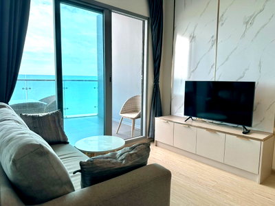 Condos for rent : The Symphony: 1 bedroom, 47 sq m, 22nd floor, sea view, ready to move in, spacious balcony, comfortable living.