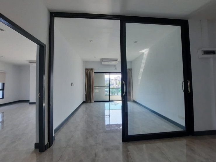 picture 🏢 Home Office near MRT Sutthisan - 11/12