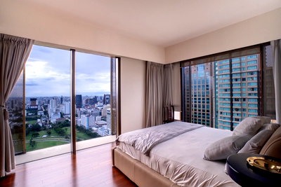 Condos for rent : Hansar Rajdamri 2 bedrooms, for rent