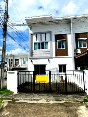 Townhouses for sale Nonthaburi : 🎉 Special Discount Available 💥 All Offers Are Welcome  Lio NOV Wongwaen–Pinklao (Soi Wat Phra Non) | Near MRT Talad Bang Yai