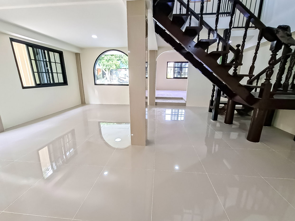 รูป House for Sale Khao Noi East Pattaya 4 Bedroom 2 Storey - รูปที่ 2/17