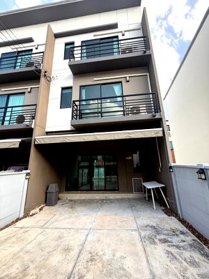 เช่าทาวน์โฮม แจส กรีน วิลเลจ คู้บอน : 🏡 ให้เช่าทาวน์โฮม 3 ชั้น 📍 หมู่บ้านกลางเมือง รามอินทรา 3 ห้องนอน 3 ห้องน้ำ บ้านสวย พร้อมเข้าอยู่ ทำเลดี เดินทางสะดวก #รับสัตว์เลี้ยงขนาดเล็ก🐱🐶
