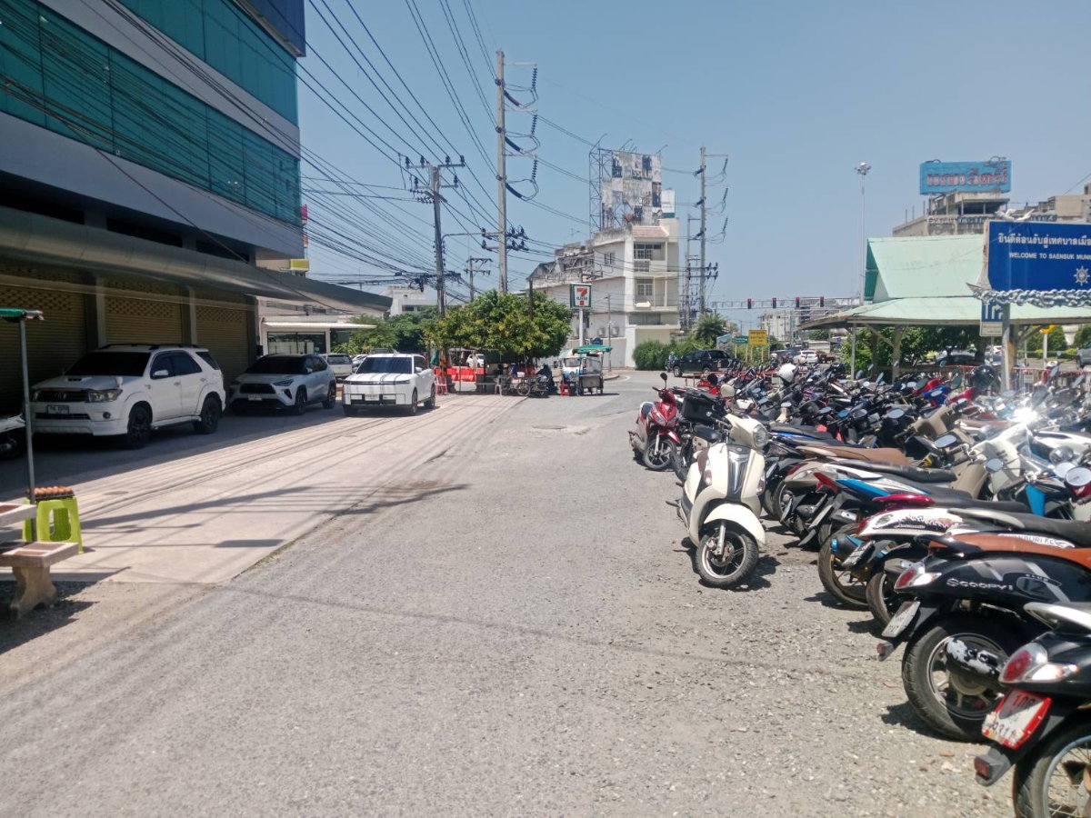 รูป ขายตึกแถวอาคารพาณิชย์ 17.6 ตรวา 4.5 ชั้นติดถนนสุขุมวิทใหญ่หน้าสุขุมวิทซอย 1 ชลบุรี ก่อนเลี้ยวถนนลงหาดบางแสน(กาแลคซี่) มีที่จอดรถเพิ่ม ราคา 3.89 ล้าน - รูปที่ 39/43
