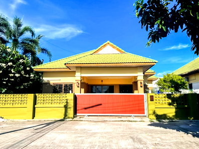 บ้านเดี่ยว ชลบุรี : House for Sale Nong Pla Lai East Pattaya 3 Bedroom