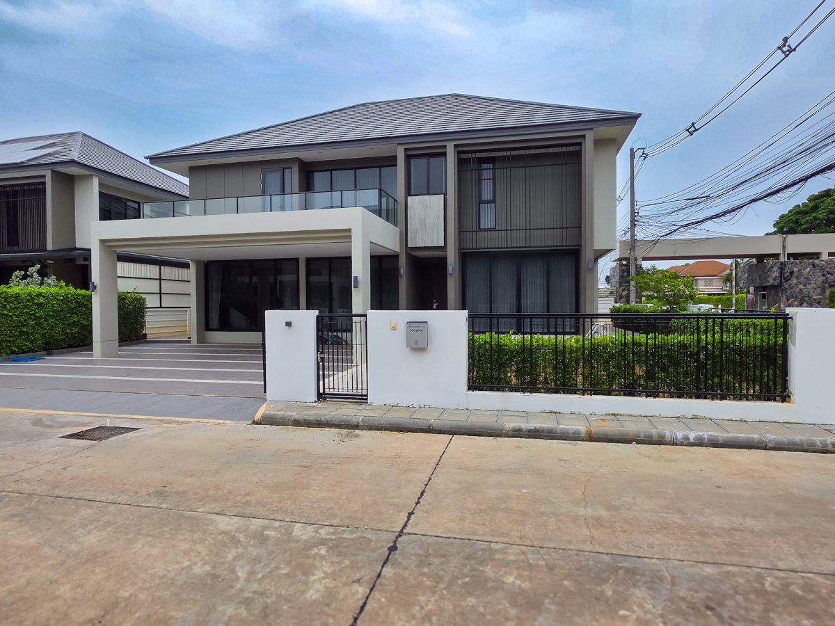 ​S2050 ขายบ้านเดี่ยวหรูใหม่ หลังมุมติดสวน แปลงดีที่สุดในโครงการ! ​Chatpetch Garden Ville Luxury 4 (ติดถนนเหล่านาดี)