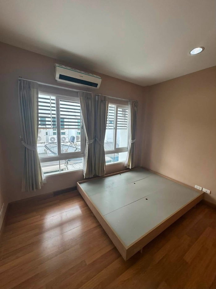 รูป 🏡 ให้เช่า ทาวน์โฮม 3 ชั้น หลังมุม บ้านกลางเมือง เออร์บาเนี่ยน พระราม 9 – ลาดพร้าว 3 ห้องนอน 3 ห้องน้ำ บ้านหลังมุม บรรยากาศโปร่ง โล่ง เป็นส่วนตัว - รูปที่ 9/16