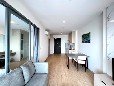 Condos for rent : The Symphony: 1 bedroom apartment, 57 sq m, 8th floor, ready to move in, spacious balcony, comfortable living.
