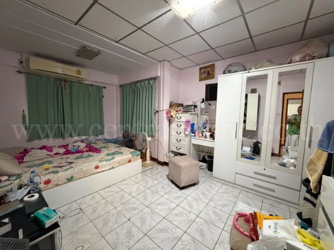 รูป บ้านพร้อม อพาร์ตเม้นท์ ใน นิคมอุตสาหกรรม นวนคร ซอยไทยธานี 12 - รูปที่ 27/37