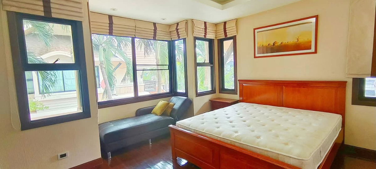 picture House in the best location in Central Pattaya - 5/13