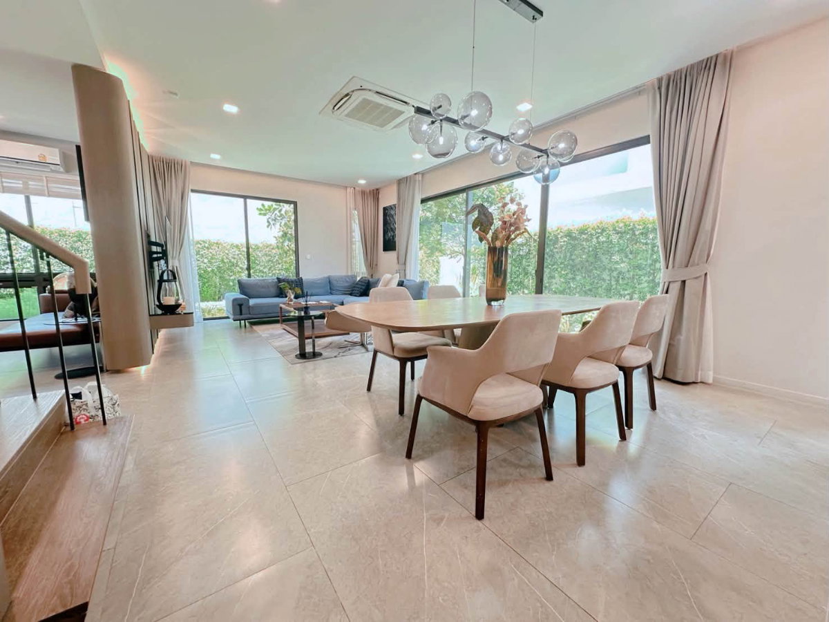 รูป [VR0586] 🔥 130,000/เดือน | เช่าบ้านเดี่ยวหรู มัณฑนา กม.15 หลังมุมติดสโมสร  ฟรีค่าส่วนกลาง & ดูแลสวน ใกล้ Mega Bangna & สนามบินสุวรรณภูมิ! 🔥 - รูปที่ 10/17