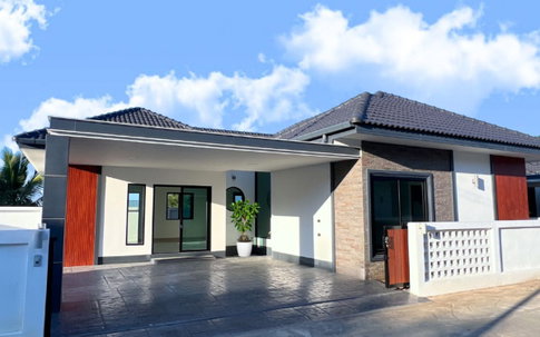 Only 1 Unit Available 🏡 Brand-New Detached Home on New San Kamphaeng Road 3 Bad, 2 Bath 2.99 MB.