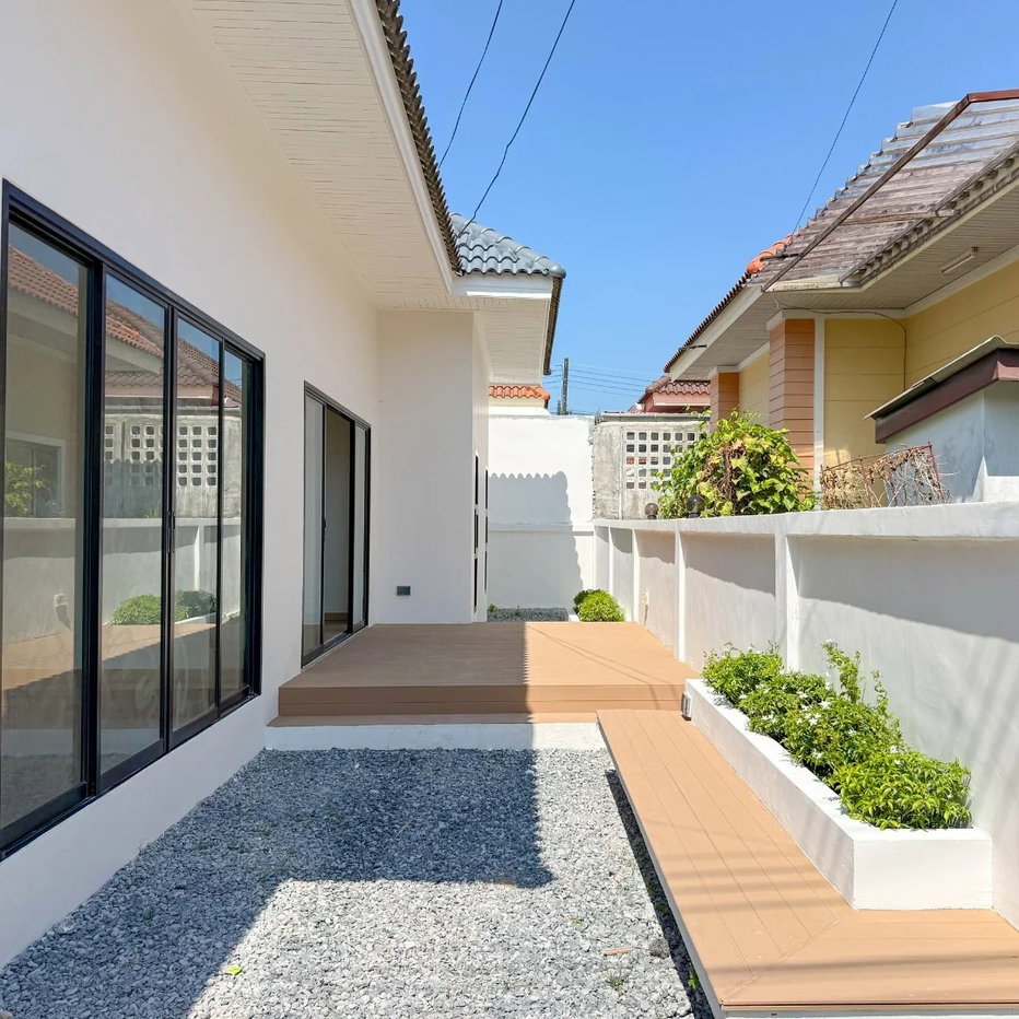picture Tropical Modern Semi-Detached House | Chaofa Home Garden 3 Project (Koh Kaew Zone, Phuket) - 2/7