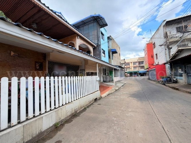 รูป บ้านพร้อม อพาร์ตเม้นท์ ใน นิคมอุตสาหกรรม นวนคร ซอยไทยธานี 12 - รูปที่ 5/37
