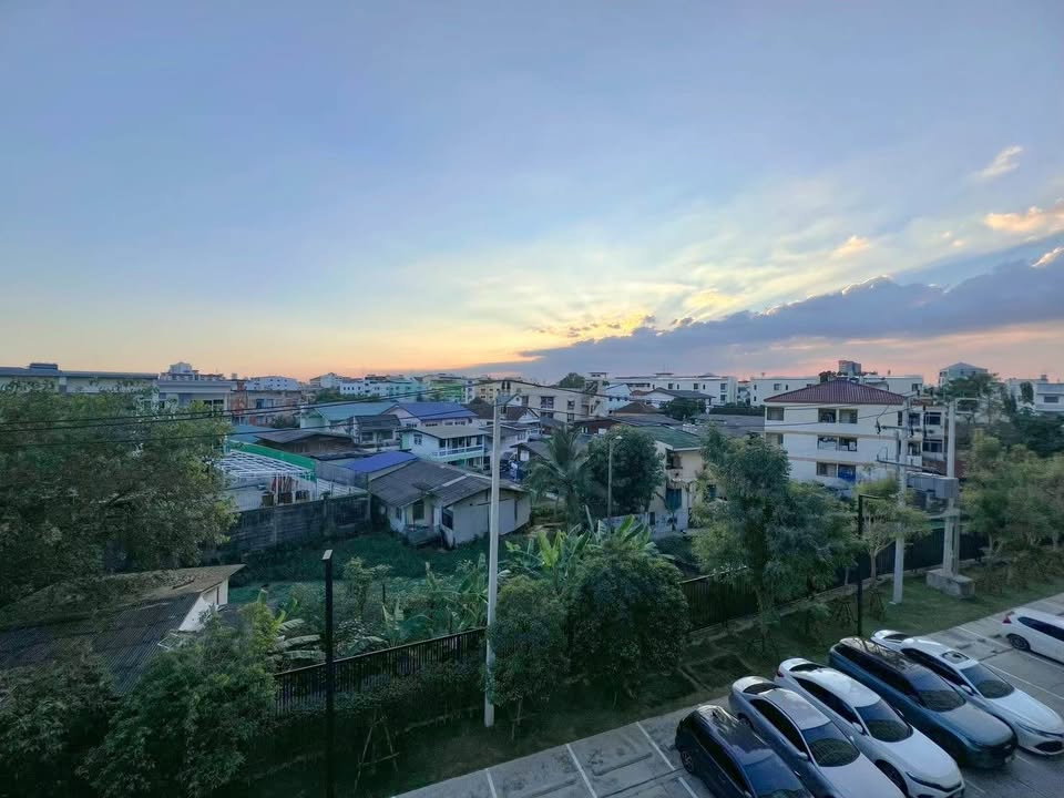 picture Condo for RENT Atmoz Oasis Onnut  𝐒𝐢𝐳𝐞 : 26 sqm.  𝐓𝐲𝐩𝐞 : 1 Bedroom 1 Bathroom  𝐅𝐥𝐨𝐨𝐫 : 4TH  Building : C - 10/10