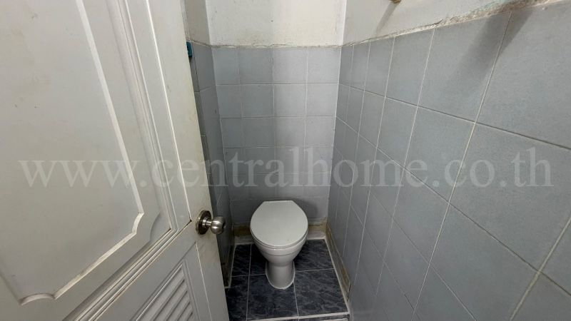 รูป บ้านพร้อม อพาร์ตเม้นท์ ใน นิคมอุตสาหกรรม นวนคร ซอยไทยธานี 12 - รูปที่ 34/37