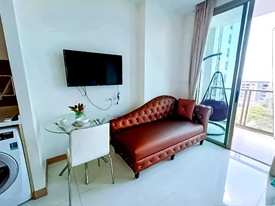 Condos for rent : The Riviera Wongamat Beach Condo for Rent Studio Sea View