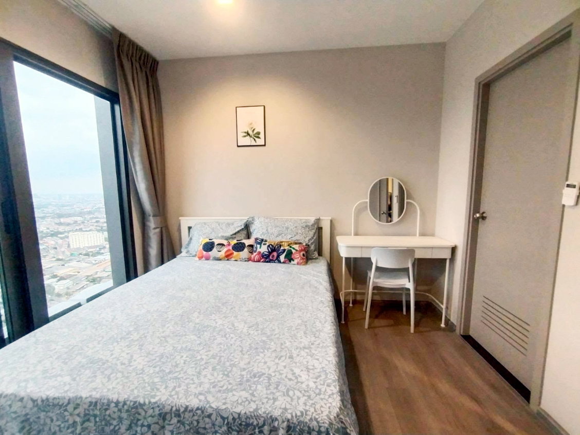 รูป คอนโดให้เช่า The Politan Aqua (ชั้น54 วิวแม่น้ำสวยมาก!!!) ห้องนอนปูนกั้น!!! - รูปที่ 3/7
