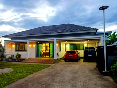Houses for sale : Spacious Single-Storey House for Sale ✨🏡