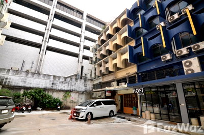 Townhouses for sale Bangkok : 4 Bedroom Townhouse for sale in Suriyawong, Bangkok  573532
