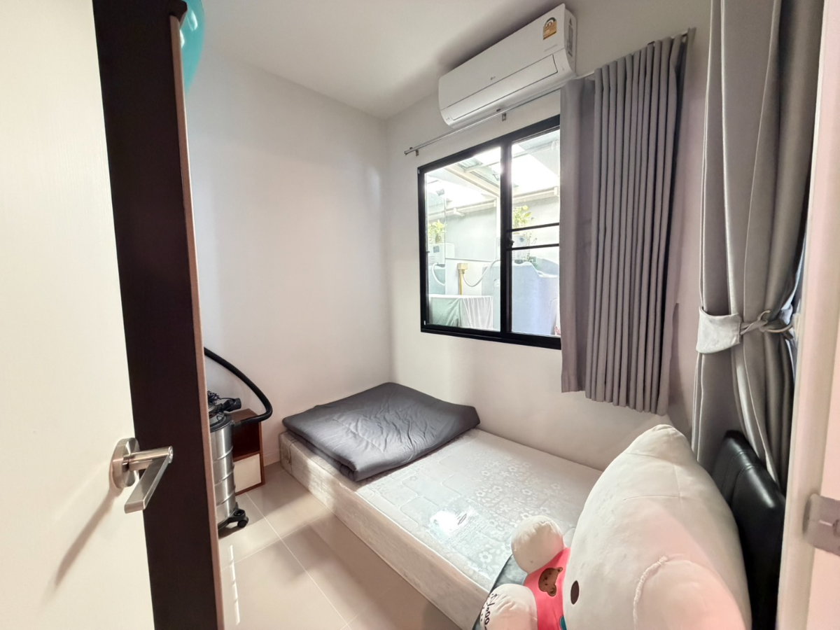 รูป ขายทาวน์โฮมอิสระ ต่อเติมพร้อมอยู่ หมู่บ้านเสนา วิลเลจ รามอินทรา กม.9 - รูปที่ 9/18