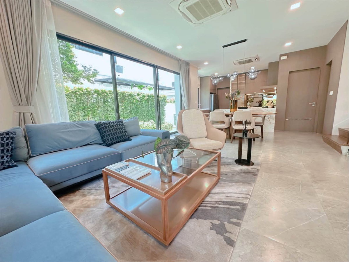 รูป [VR0586] 🔥 130,000/เดือน | เช่าบ้านเดี่ยวหรู มัณฑนา กม.15 หลังมุมติดสโมสร  ฟรีค่าส่วนกลาง & ดูแลสวน ใกล้ Mega Bangna & สนามบินสุวรรณภูมิ! 🔥 - รูปที่ 3/17