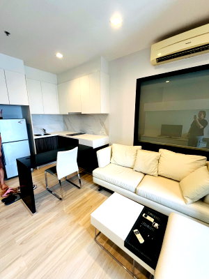 ขายคอนโด : ขายคอนโด แบบ 1 ห้องนอน โครงการ Urbano Absolute Sathorn-taksin