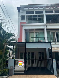 รูปภาพ 🏡 ให้เช่า ทาวน์โฮม 3 ชั้น หลังมุม บ้านกลางเมือง เออร์บาเนี่ยน พระราม 9 – ลาดพร้าว 3 ห้องนอน 3 ห้องน้ำ บ้านหลังมุม บรรยากาศโปร่ง โล่ง เป็นส่วนตัว